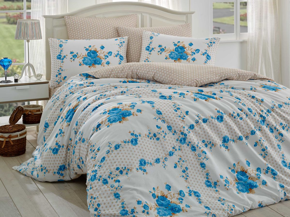 Комплект белья Hobby Home Collection Gloria, 1,5-спальный, наволочки 50x70, 70x70, цвет: синийS03301004 Комплект белья Hobby Home Collection Gloria, 1,5-спальный, наволочки 50x70, 70x70, цвет: синийS03301004Комплект белья Hobby Home Collection состоит из простыни, пододеяльника и 2 наволочек. Белье выполнено из ранфорса - это ткань из 100% натурального хлопка, которая легко стирается, практичнее льна, подстраивается под температуру воздуха - зимой на таком белье тепло, летом - прохладно. Мягкость и нежность материала создает чувство комфорта и защищенности. У хлопка хорошая проводимость тепла, поэтому постельное белье из него может надолго оставаться свежим. Постельное белье с оригинальными дизайнами станет отличным выбором для людей, стремящихся всегда быть стильными.