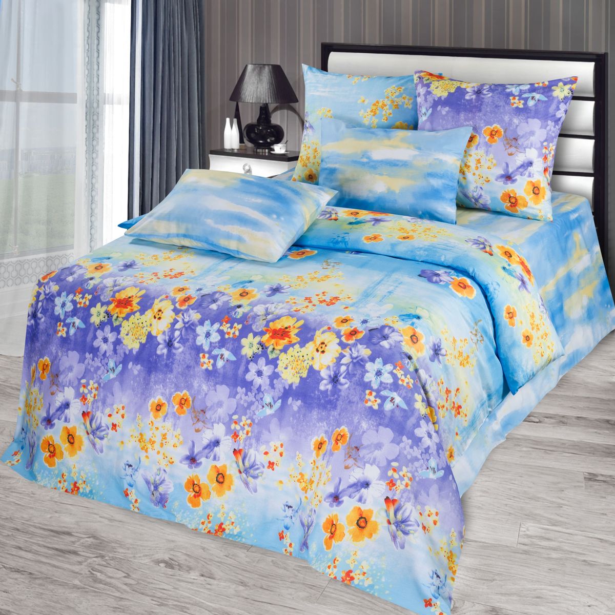 Комплект белья Guten Morgen, семейный, наволочки 70х70. А-734-143-240-70391602 Комплект белья Guten Morgen, семейный, наволочки 70х70. А-734-143-240-70391602Комплект постельного белья Guten Morgen, изготовленный из набивного сатина (100% хлопка), являющегося экологически чистым продуктом, поможет вам расслабиться и подарит спокойный сон. Комплект состоит из двух пододеяльников, простыни и двух наволочек. Предметы комплекта оформлены цветочным принтом. Постельное белье имеет и привлекающий внешний вид и обладает яркими, сочными цветами. Благодаря такому комплекту постельного белья вы сможете создать атмосферу уюта и комфорта в вашей спальне.