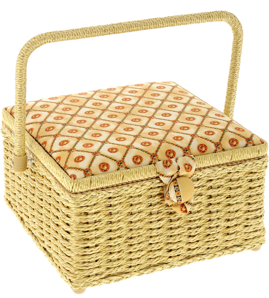 Шкатулка для рукоделия Grace & Glamour Индийская роскошь, 23,5 х 23,5 х 14,5 см. BN4254FS-80299 Шкатулка для рукоделия Grace & Glamour Индийская роскошь, 23,5 х 23,5 х 14,5 см. BN4254FS-80299Шкатулка ручной работы Grace & Glamour Индийская роскошь идеальна для хранения различных швейных принадлежностей и аксессуаров для рукоделия. Шкатулка имеет прочный каркас из МДФ и пластика. Внешняя поверхность отделана плетением из ротанга и хлопком с красивым узором. Крышка дополнительно обшита синтепоном и закрывается с помощью хлястика на липучку. Внутренняя поверхность шкатулки отделана атласным текстилем. Внутри кармашек на резинке и игольница с двумя булавками. Съемный пластиковый лоток имеет 3 секции для ниток, бусин, иголок и других мелочей. Для удобства переноски шкатулка снабжена ручкой. Шкатулка для рукоделия Grace & Glamour Индийская роскошь поможет хранить все аксессуары для рукоделия в одном месте, и теперь они никогда не потеряются. Такая шкатулка будет предметом гордости своей обладательницы. Замечательный подарок к любому случаю.