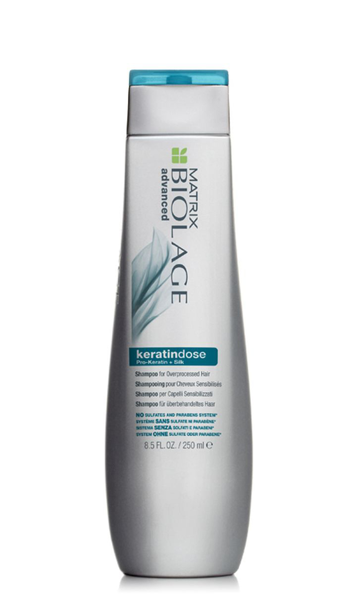 Matrix Biolage Keratindose Шампунь 250млFS-00897 Matrix Biolage Keratindose Шампунь 250млFS-00897После окрашивания, обесцвечивания, химической завивки или выпрямления волосы зачастую становятся жёсткими и безжизненными. Шампунь Biolage KERATINDOSE™ (Кератиндоз) с комплексом Pro-Keratin (Про-кератин) и экстрактом шелка обеспечивает точечное укрепление сильно повреждённых волос. Гамма Biolage KERATINDOSE™ глубоко питает и увлажняет волосы, делая их шелковистыми и послушными. На 90%* больше восстановления после первого использования.-Бережно очищает волосы, сохраняя целостность волосяных волокон-Обеспечивает точечное укрепление волос, восстанавливает естественный гидробаланс и эластичность-Волосы выглядят блестящими и здоровыми-Формула без парабенов, сульфатов, солей тяжёлых металлов.*При использовании системы из Кератиндоз шампуня, кондиционера и несмываемого восстанавливающего спрея по сравнению с шампунем без кондиционирующих свойств.