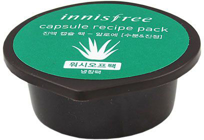 Innisfree Capsule Recipe Капсульная маска с экстрактом алое, 10 млFS-00897 Innisfree Capsule Recipe Капсульная маска с экстрактом алое, 10 млFS-00897В алоэ содержится богатейший набор биологически активных веществ и микроэлементов (калий, селен, кальций, кремний, цинк, магний), полисахаридов, гликопротеинов, фитонцидов, флавоноидов, витаминов (A, B, C, E). Сок Алоэ обладает увлажняющими, регенерирующими, противовоспалительными свойствами, очищает поры и стягивает их, разглаживает морщинки, стимулирует процесс образования собственного коллагена, сохраняет упругость и подтянутость кожи.