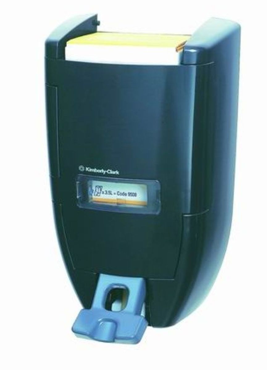 Диспенсер для мыла Kimberly-Clark Professional, цвет: черный. 6951531-105 Диспенсер для мыла Kimberly-Clark Professional, цвет: черный. 6951531-105Диспенсер для индустриального абразивного мыла предназначен для использования в автомобильных ремонтных мастерских, промышленных зонах и т. п. Имеет два отличительных качества: большая вместимость и минимальное обслуживание. Вмещает картридж с индустриальным мылом емкостью 3,5 литра или 350 порций, что заметно экономичнее и выгоднее, чем чистящая паста в ведрах. В диспенсере есть смотровое окно для контроля уровня мыла. Объем порции моющего средства – 10 мл. Диспенсер подходит для индустриального мыла Kimberly-Clark арт. 9522