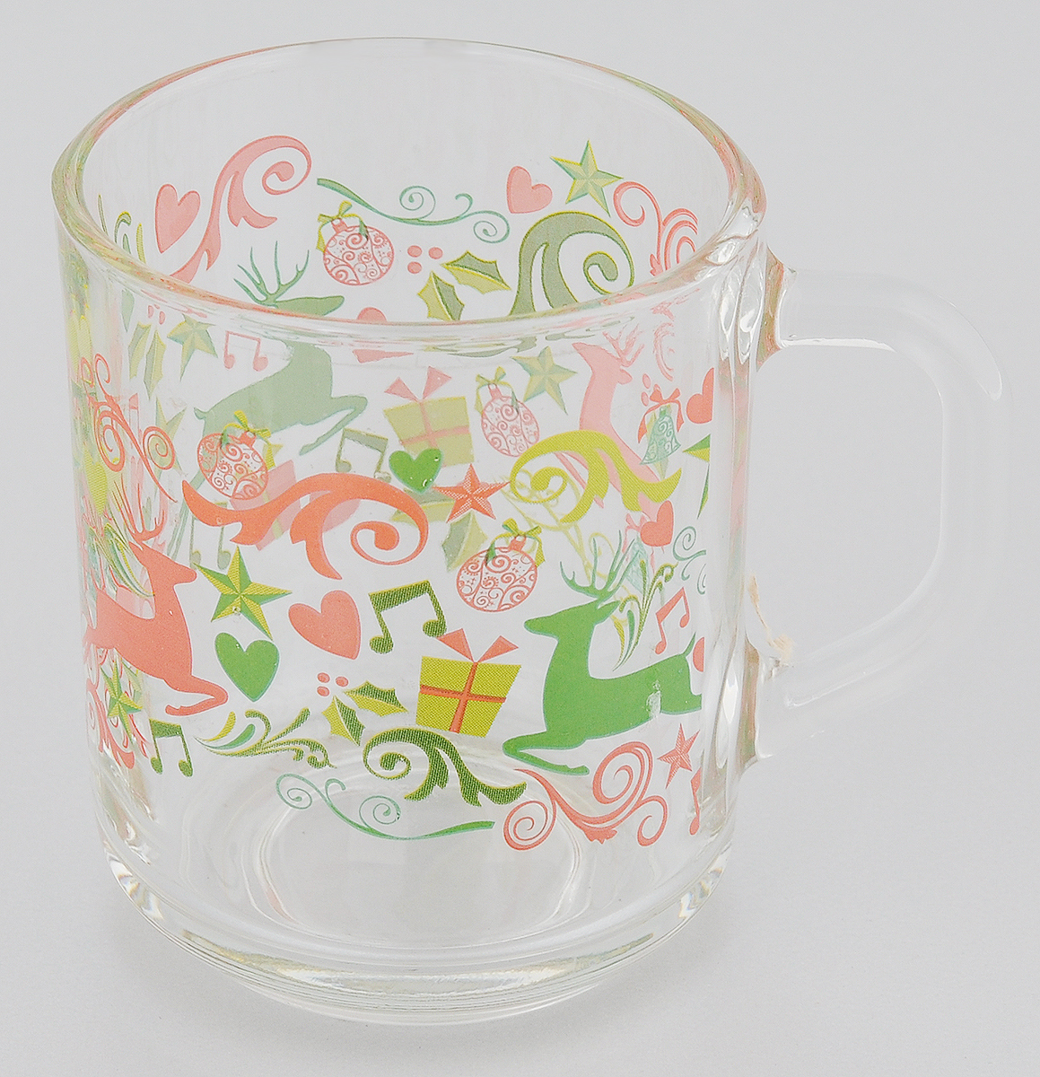 Кружка ОСЗ Green Tea. Олени и подарки, 200 млVT-1520(SR) Кружка ОСЗ Green Tea. Олени и подарки, 200 млVT-1520(SR)Кружка ОСЗ Green Tea. Олени и подарки выполнена из высококачественного прозрачного стекла, которое изысканно блестит и переливается на свету.Внешняя стенка изделия декорирована изображением оленей. Такая кружка станет неизменным атрибутом чаепития и порадует вас классическим лаконичным дизайном и практичностью.