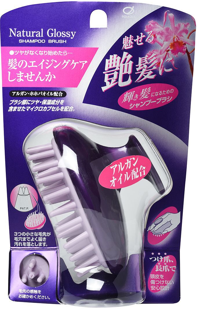 Ikemoto Щетка массажная, для очищения кожи головы, с маслом жожобаMP59.4D Ikemoto Щетка массажная, для очищения кожи головы, с маслом жожобаMP59.4DМассажная щётка бережно ухаживает за тусклыми и ломкими волосами, благодаря увлажняющим и придающим блеск компонентам. Масло жожоба защищает и укрепляет волосы, придает естественный блеск и силу, уменьшая ломкость, питает и увлажняет кожу голову, оказывает противовоспалительное действие. Щётка специальной формы хорошо очищает и одновременно массирует кожу головы, оказывает укрепляющее воздействие на корни и стимулирует рост волос за счет крошечных специальных зубчиков. Зубчики имеют пористые микрокапсулы, в которых содержатся увлажняющие и придающие блеск компоненты. Тройные ответвления на кончиках зубцов хорошо смывают загрязнения из пор. Эффективна при очищении кожи головы от перхоти.Нанесите и вспеньте шампунь. С помощью щетки массируйте кожу головы легкими и короткими движениями, двигаясь по всей длине волос от корней к кончикам. После использования тщательно смойте косметические средства, удалите влагу и храните в хорошо проветриваемом помещении. Внимание при применении: Не используйте при повреждениях кожи головы. При появлении каких-либо реакций на коже головы прекратите применение и обратитесь к врачу-дерматологу. Не используйте в других целях и не применяйте средства, кроме шампуня. Избегайте круговых движений щёткой и сильного расчёсывания, так как волосы могут зацепиться за зубчики. <brоснова щетки – AS смола; зубчики – эластомер на основе стирола с содержанием увлажняющих и придающих блеск компонентов (максимально допустимая температура – 60°С).