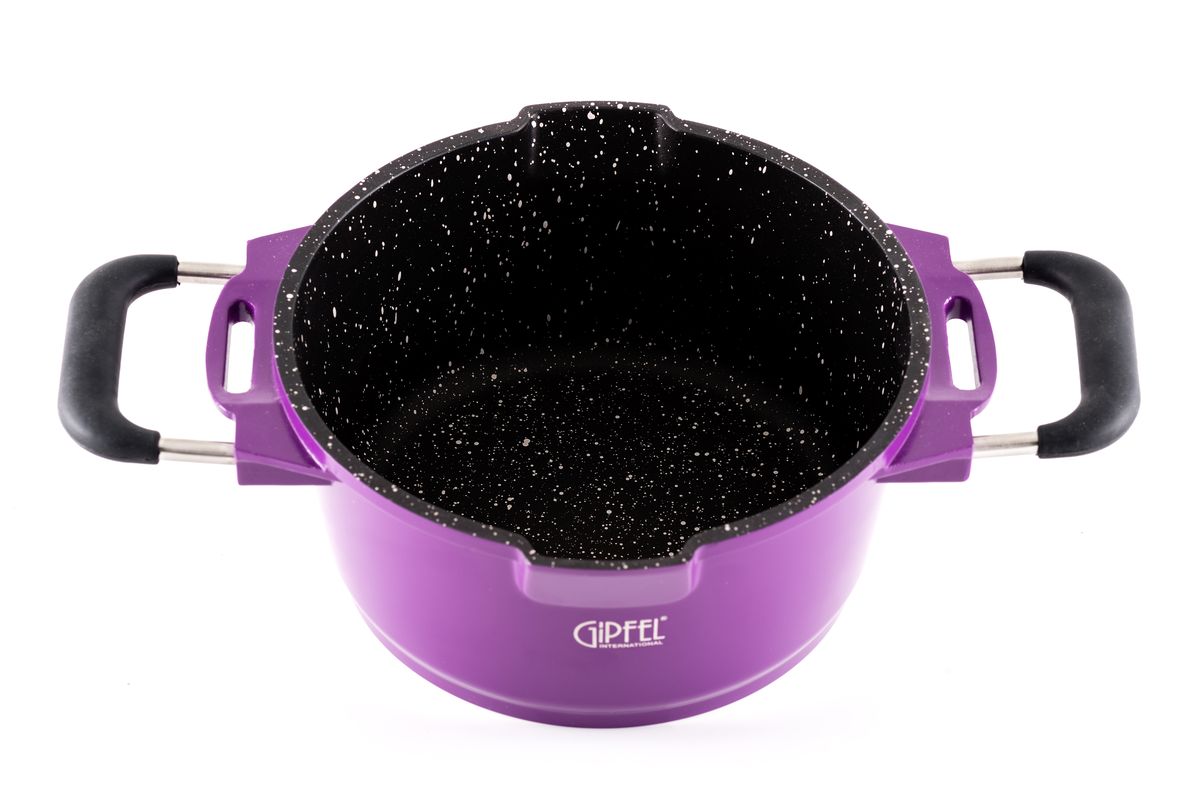Кастрюля Gipfel Chic, с антипригарным покрытием, цвет: темно-фиолетовый, 2,6 л54 009312 Кастрюля Gipfel Chic, с антипригарным покрытием, цвет: темно-фиолетовый, 2,6 л54 009312Кастрюля Gipfel Chic изготовлена из высококачественного литого алюминия с мраморным 3-слойным антипригарным покрытием Ilag Ultimate. Такое покрытие позволяет готовить с меньшим количеством масла, пища не пригорает и получается менее калорийной.Крышка оригинального дизайна выполнена из жаропрочного стекла, снабжена бакелитовыми ручками. Кастрюля подходит для газовых, электрических, стеклокерамических и индукционных плит. Можно мыть в посудомоечной машине.