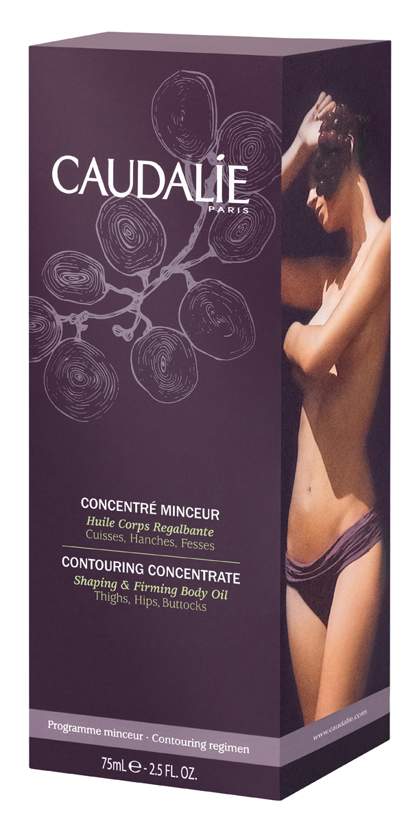 Caudalie Концентрат для похудения Body Vinotherapie, 75 млFS-00897 Caudalie Концентрат для похудения Body Vinotherapie, 75 млFS-00897100% растительный концентрат предназначен для дренажа и борьбы с целлюлитом. Он уменьшает отечность и утончает Ваш силуэт, доставляя немедленное ощущение легкости. Средство по уходу высокой концентрации для видимых результатов. Эффективно борется с проявлениями апельсиновой корки, дарит ощущение легкости и упругости кожи. В состав входят: эфирные масла ягод можжевельника, герани и розмарина, эфирные масла лемонграсса и лимона, масло виноградных косточек, эфирные масла кипариса. Применение: после душа, наносить на влажную кожу тела массирующими движениями, затем просушить полотенцем. Характеристики: Объем: 75 мл. Производитель: Франция.Создание марки Caudalie началось в 1993 году со встречи молодой семейной пары Матильды и Бертрана Тома и профессора Веркотерена, президента Всемирной Группы по исследованию полифенолов и Лаборатории натуральных Субстанций на кафедре фармацевтики университета города Бордо. Основой косметики Caudalie являются вино, виноград и их производные. Caudalie имеет патент на экстракцию и стабилизацию полифенолов из косточки винограда, виногадной лозы и стеблей лозы. Под действием различных внешних и внутренних факторов, при участиикислорода в реакциях окисления в клетках кожи возникают свободные радикалы. Среди внешних факторов ученые выделяют, прежде всего, ультрафиолет, загрязнения окружающей среды, табачный дым и так далее. Это приводит к преждевременному старению кожи. Полифенолы помогают остановить эти окислительные реакции Товар сертифицирован.