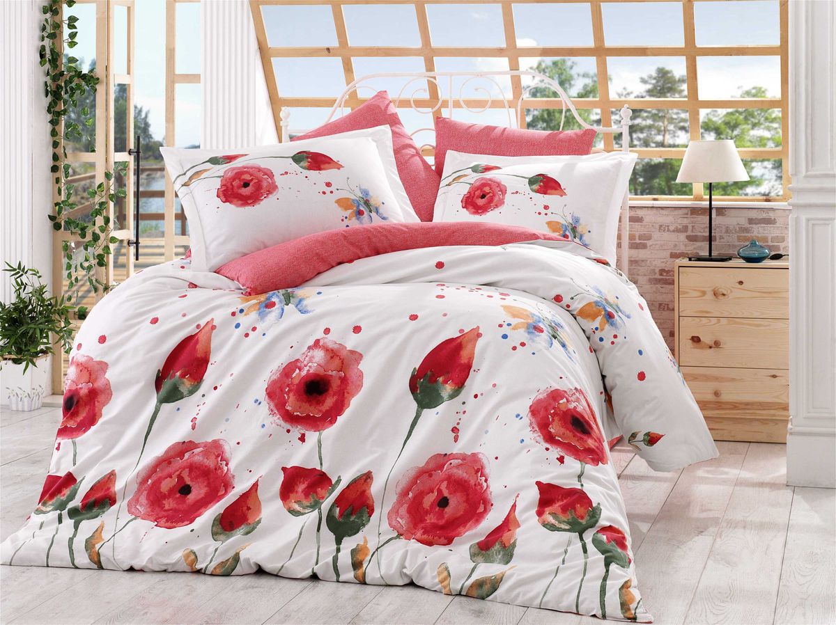 Комплект белья Hobby Home Collection Veronika, евро, наволочки 50x70, 70x70391602 Комплект белья Hobby Home Collection Veronika, евро, наволочки 50x70, 70x70391602Комплект белья Hobby Home Collection состоит из простыни, пододеяльника и 4 наволочек. Белье выполнено из поплина - это ткань из 100% натурального хлопка. По легенде этот материал впервые произвели во французской резиденции Папы Римского, городе Авиньон. За это ткань назвали поплином, что означает папский. По своим характеристикам она напоминает бязь, однако, на ощупь гораздо более мягкая и гладкая. Прекрасные потребительские качества обеспечили поплину популярность у розничного покупателя: ткань не выцветает и не мнется, ее можно не гладить вообще; не линяет и не деформируется при стирке до сорока градусов; на 100% состоит из натуральных хлопковых волокон.