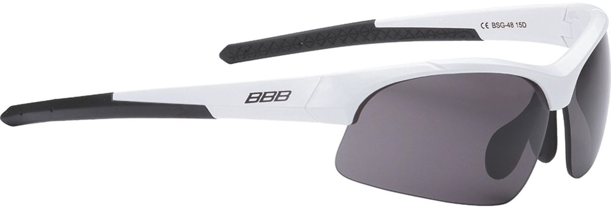 Очки солнцезащитные BBB Impress Small PC Smoke Lenses, цвет: белый, черныйZ90 black Очки солнцезащитные BBB Impress Small PC Smoke Lenses, цвет: белый, черныйZ90 blackBBB Impress Small PC Smoke Lenses - это специальная версия очков для людей с меньшим размером головы. Спортивные очки современного стиля в легкой оправе. Сменные линзы выполнены из поликарбоната. Форма линз обеспечивает защиту от солнца, пыли и ветра.Особенности:100% защита от ультрафиолета.Поликарбонатная оправа с регулируемой переносицей.Мешочек для хранения в комплекте.Дополнительные линзы в комплекте: желтая и прозрачная.