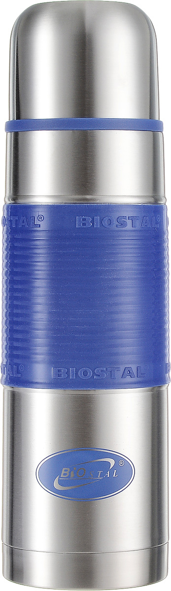 Термос Biostal, цвет: синий, стальной, 0,75 л26101 Термос Biostal, цвет: синий, стальной, 0,75 л26101Термос Biostal прост в использовании и многофункционален. Он изготовлен из высококачественной нержавеющей стали. Термос предназначен для хранения горячих и холодных напитков. Изделие имеет удобную нескользящую силиконовую вставку. Удобная пробка с кнопкой позволяет наливать напитки, не отвинчивая пробку.