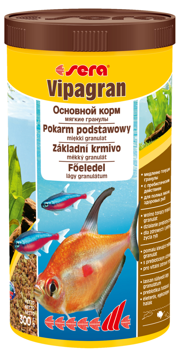 Корм для рыб Sera Vipagran, 1 л (300 г)0120710 Корм для рыб Sera Vipagran, 1 л (300 г)0120710Корм для рыб Sera Vipagran - основной корм для всех видов рыб, главным образом кормящихся в средних слоях воды. Корм выполнен в виде медленно тонущих мягких гранул. Корм медленно опускается на дно, что позволяет полакомиться всем рыбам и предотвращает излишнее засорение грунта. Благодаря особому процессу обработки гранулы становятся мягкими сразу после попадания в воду и не разбухают в желудке рыб. Мелкие рыбы могут откусывать от гранул небольшие кусочки. Благодаря мягкой эластичной структуре частиц этот вкусный сбалансированный корм также подходит для рыб с очень маленьким ртом и узкой глоткой. Тщательно подобранные ингредиенты корма с пребиотическим действием способствуют здоровью и жизнестойкости рыб. Гранулы великолепно усваиваются организмом рыб. Формула Vital-Immun-Protect гарантирует вашим рыбам прекрасное здоровье, укрепление иммунитета и обилие жизненных сил. Ингредиенты: кукурузный крахмал, пшеничная клейковина, рыбная мука, цельный яичный порошок, казеинат кальция, пшеничная мука, рыбий жир (49% Омега жирных кислот), пивные дрожжи, спирулина, пшеничные зародыши, растительное сырье, люцерна, крапива, петрушка, гаммарус, морские водоросли, паприка, маннанолигосахариды (0,4%), шпинат, морковь, водоросль гематококкус, зеленые мидии, чеснок. Аналитический состав: протеин 41,9%, жиры 8,7%, клетчатка 3,5%, влажность 5,0%, зольные вещества 4,0%.Витамины и провитамины: витамин A 37.000 МЕ/кг, витамин D3 1.800 МЕ/кг, витамин E (D, L-а-tocopheryl acetate) 120 мг/кг, витамин B1 35 мг/кг, витамин B2 90 мг/кг, витамин C (L-ascorbyl monophosphate) 550 мг/кг. Содержит пищевые красители, допустимые в ЕС. Товар сертифицирован.