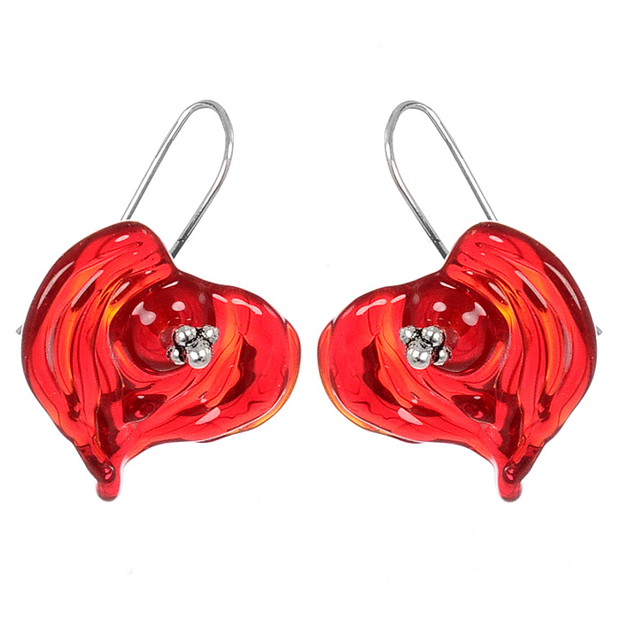Серьги Эхо любви (Lampwork) Ручная авторская работаСерьги с подвесками Серьги Эхо любви (Lampwork) Ручная авторская работаСерьги с подвескамиОбщая длина 3 см. Ширина 2,2 см.Авторская работа. Автор Ольга Букина.Оригинальные серьги, изготовленные из цветного стекла в виде сердечек, позволят вам с легкостью воплотить самую смелую фантазию и создать собственный, неповторимый образ. Красивое и необычное украшение блестяще подчеркнет изящество, женственность и красоту своей обладательницы и поможет внести разнообразие в привычный образ.Можно слышать сердцем, когда слова рождаются в душе. Можно знать и быть уверенным. И расстояние не в счет, будь то квартал или другая сторона планеты. У меня рождается день, твое солнце падает за горизонт, и океан, шипя, принимает его в свои объятья. Совсем не нужен телефон, я знаю, что ты смотришь на алый диск и говоришь со мной. Я слышу твои слова и отвечаю всем сердцем. Это сон наяву, это явь без сна. Это жизнь, в которой у меня есть ты, а у тебя - я. Жизнь, что будет длиться без конца. Каждое украшение выполнено вручную и потому уникально. Ваше украшение может несколько отличаться в деталях от представленного на фотографии. Общий вид украшения сохраняется.