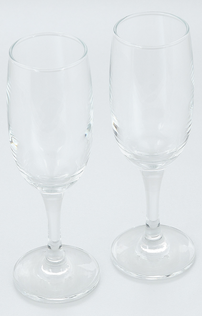Набор бокалов Pasabahce Bistro, 190 мл, 2 штVT-1520(SR) Набор бокалов Pasabahce Bistro, 190 мл, 2 штVT-1520(SR)Набор Pasabahce Bistro состоит из двух бокалов, выполненных из прочного натрий-кальций-силикатного стекла. Изделия отлично подходят для подачи игристого вина. Бокалы сочетают в себе элегантный дизайн и функциональность. Набор бокалов Pasabahce Bistro прекрасно оформит праздничный стол и создаст приятную атмосферу за ужином. Такой набор также станет хорошим подарком к любому случаю. Можно мыть в посудомоечной машине.Диаметр бокала (по верхнему краю): 5 см. Высота бокала: 19 см.