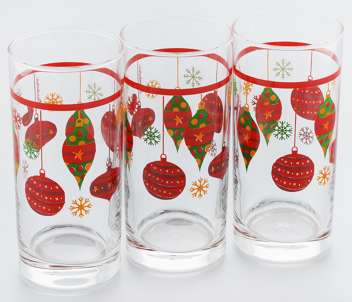 Набор стаканов Pasabahce Workshop Christmas Toys, 287 мл, 3 штVT-1520(SR) Набор стаканов Pasabahce Workshop Christmas Toys, 287 мл, 3 штVT-1520(SR)Набор Pasabahce Workshop Christmas Toys состоит из трех бокалов, выполненных из закаленного натрий-кальций-силикатного стекла. Изделия украшены ярким рисунком и прекрасно подойдут для подачи холодных напитков. Их оценят как любители классики, так и те, кто предпочитает современный дизайн.Набор идеально подойдет для сервировки стола и станет отличным подарком к любому празднику.