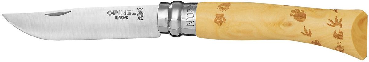 Нож Opinel Tradition. Nature №07. Следы001550 Нож Opinel Tradition. Nature №07. Следы001550Нож Opinel изготовлен из нержавеющей стали, рукоятка - из самшита с гравировкой в виде следов. Идеальный карманный нож для пикника, барбекю, походов, охоты и рыбалки. Характеристики. Материал лезвия: сталь Sandvik 12C27. Материал рукояти: бук. Тип ножевого замка: Viroblock. Приспособление для открытия клинка: насечка на лезвии. Длина лезвия, см: 8. Длина ножа, см: 17,8. Ширина лезвия, см: 1,6. Длина в сложенном положении, см: 10. Вес, гр: 42. Viroblock - оригинальное запорное устройство, представляющее собой кольцо с прорезью, которое, будучи повернуто относительно оси ножа, упирается в пятку клинка и не дает ножу самопроизвольно складываться при работе или раскладываться в кармане. Конструкция эта защищена патентом и устанавливается на ножи Opinel с 1955 года, начиная с модели № 6. Французская форма Opinel - производитель ножей с 1890 года. Удачная конструкция ножей обеспечила фирме не только длительное существование, но и всемирную славу. Ножи Opinel являются символом Франции. Классический нож этого типа - рукоять из дерева, металлическая втулка, ось, клинок и поворотное кольцо. Такая простота наряду с малой ценой и отличным качеством - вот рецепт успеха этих ножей. Наиболее распространены ножи с поворотным кольцом, которое фиксирует клинок в двух положениях.