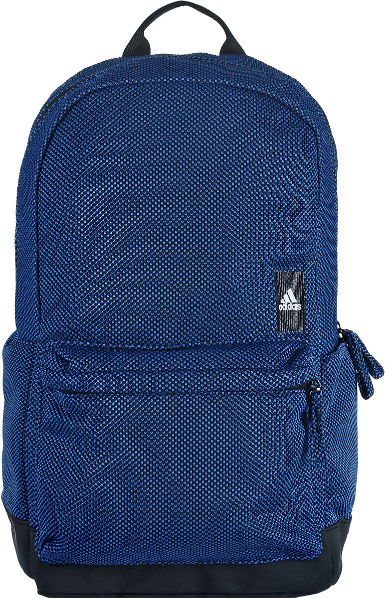 Рюкзак спортивный Adidas Classic, цвет: черный, синийRivaCase 8460 black Рюкзак спортивный Adidas Classic, цвет: черный, синийRivaCase 8460 blackСпортивный рюкзак Adidas Classic выполнен из полиэстера. Основание изделия имеет покрытие из термополиуретана, которое предотвращает проникновение воды и грязи. Изделие имеет одно отделение, которое застегивается на застежку-молнию. Внутри находится вместительный накладной карман. Снаружи, на передней стенке расположен накладной объемный карман на застежке-молнии, по бокам - накладные открытые карманы.Рюкзак оснащен широкими регулируемыми лямками и ручкой для переноски в руке. Спинка и лямки с внутренней стороны имеют мягкую сетчатую подкладку, которая обеспечивает проникновение воздуха.