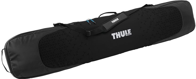 Чехол для сноуборда Thule RoundTrip Single SnowBoard, цвет: черный, для одного205301 Чехол для сноуборда Thule RoundTrip Single SnowBoard, цвет: черный, для одного205301Прочная водонепроницаемая брезентовая ткань и утолщенная подкладка защищают переднюю и заднюю части доски.Мягкие рукава с затяжками натягиваются на края сноуборда для улучшенной защиты, а также защищают верхнюю и нижнюю одежду от острых краев сноуборда.Съемный мягкий наплечный ремень и удобно расположенные ручки позволяют легко переносить сумку.Внутренний карман на молнии для хранения запасной одежды и аксессуаров.Молнии можно закрыть на замок для защиты от кражи (замок продается отдельно).Подходит для сноуборда длиной до 167 см.