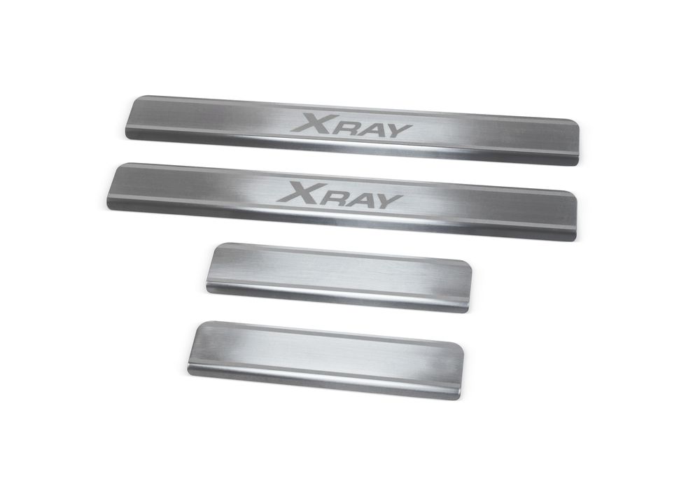 Накладки на пороги Rival для Lada XRAY 2016-, 4 шт4620019034603 Накладки на пороги Rival для Lada XRAY 2016-, 4 шт4620019034603Накладки на пороги RIVALНакладки на пороги создают индивидуальный интерьер автомобиля и защищают лакокрасочное покрытие от механических повреждений- Использование высококачественной итальянской нержавеющей стали AISI 304.- Надежная фиксация на автомобиле с помощью “фирменного” скотча 3М.- Устойчивое к истиранию изображение на накладках нанесено методом абразивной полировки.- Идеально повторяют геометрию порогов автомобиля.Уважаемые клиенты! Обращаем ваше внимание,что накладки имеют форму и комплектацию, соответствующую модели данного автомобиля. Фото служит для визуального восприятия товара.
