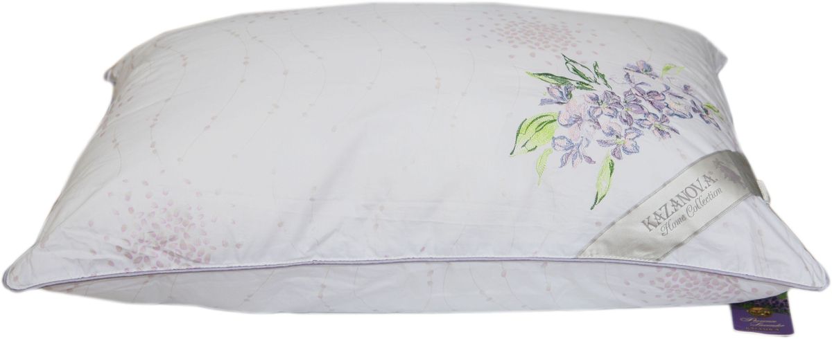 Подушка KAZANOV.A. Organic Fibers. Provence Lavender, цвет: белый, 70 х 70 см531-105 Подушка KAZANOV.A. Organic Fibers. Provence Lavender, цвет: белый, 70 х 70 см531-105Подушки серии Organic Fibers созданы по лучшей на сегодняшний день технологии АэроПух. Технология изготовления наполнителя придаёт материалу уникальные свойства: с одной стороны объём и мягкость, а с другой – для него характерна упругость и способность восстанавливаться при сдавливании до первоначального объёма и формы.Благодаря хаотичному расположению скрученных волокон аэропух избегает основной проблемы других наполнителей – сбивания. Особенности технологии изготовления аэропуха обеспечивают ему ряд потребительских свойств: высокая гипоаллергенность – исключение условий размножения клещей и микроорганизмов; прекрасная вентилируемость; «эффект памяти» ; экологичность – технология производства без применения вредных для здоровья веществ. При всех вышеуказанных преимуществах этого наполнителя есть ещё один существенный плюс :изделия из аэропуха –выдерживают неограниченное число стирок в стиральной машине при деликатном режиме.