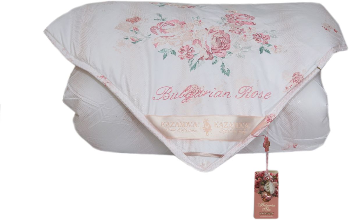 Одеяло KAZANOV.A. Organic Fibers. Bulgarian Rose, цвет: белый, 155 х 210 смК44-155-1.6 Одеяло KAZANOV.A. Organic Fibers. Bulgarian Rose, цвет: белый, 155 х 210 смК44-155-1.6Одеяла серии Organic Fibers созданы по лучшей на сегодняшний день технологии АэроПух. Технология изготовления наполнителя придает материалу уникальные свойства: с одной стороны объем и мягкость, а с другой - для него характерна упругость и способность восстанавливаться при сдавливании до первоначального объема и формы. Благодаря хаотичному расположению скрученных волокон аэропух избегает основной проблемы других наполнителей – сбивания. Особенности технологии изготовления аэропуха обеспечивают ему ряд потребительских свойств: высокая гипоаллергенность – исключение условий размножения клещей и микроорганизмов; прекрасная вентилируемость; эффект памяти; экологичность – технология производства без применения вредных для здоровья веществ. При всех вышеуказанных преимуществах этого наполнителя есть еще один существенный плюс: изделия из аэропуха выдерживают неограниченное число стирок в стиральной машине при деликатном режиме.