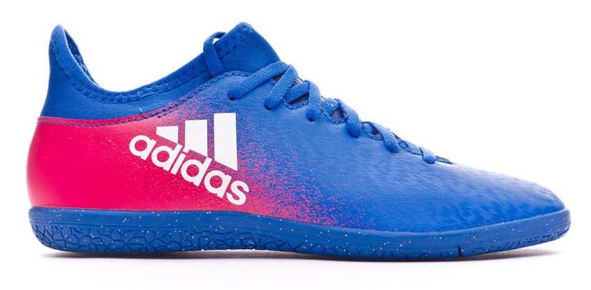 Бутсы для футзала для мальчика adidas X 16.3 in j, цвет: синий, красный. BB5720. Размер 30 (29)SUPEW.410.PS Бутсы для футзала для мальчика adidas X 16.3 in j, цвет: синий, красный. BB5720. Размер 30 (29)SUPEW.410.PSБутсы для мальчика Adidas X 16.3 in j с верхом techfit обеспечивает идеальную посадку без разнашивания и траты времени на шнуровку. Модель с классической шнуровкой.Стелька, выполненная из мягкого текстиля, обеспечивает комфорт и отличную амортизацию. Легкая подошва Chaos, адаптированная для игры в зале, обеспечивает безупречное сцепление с гладкими полированными поверхностями для игры на максимальных скоростях.