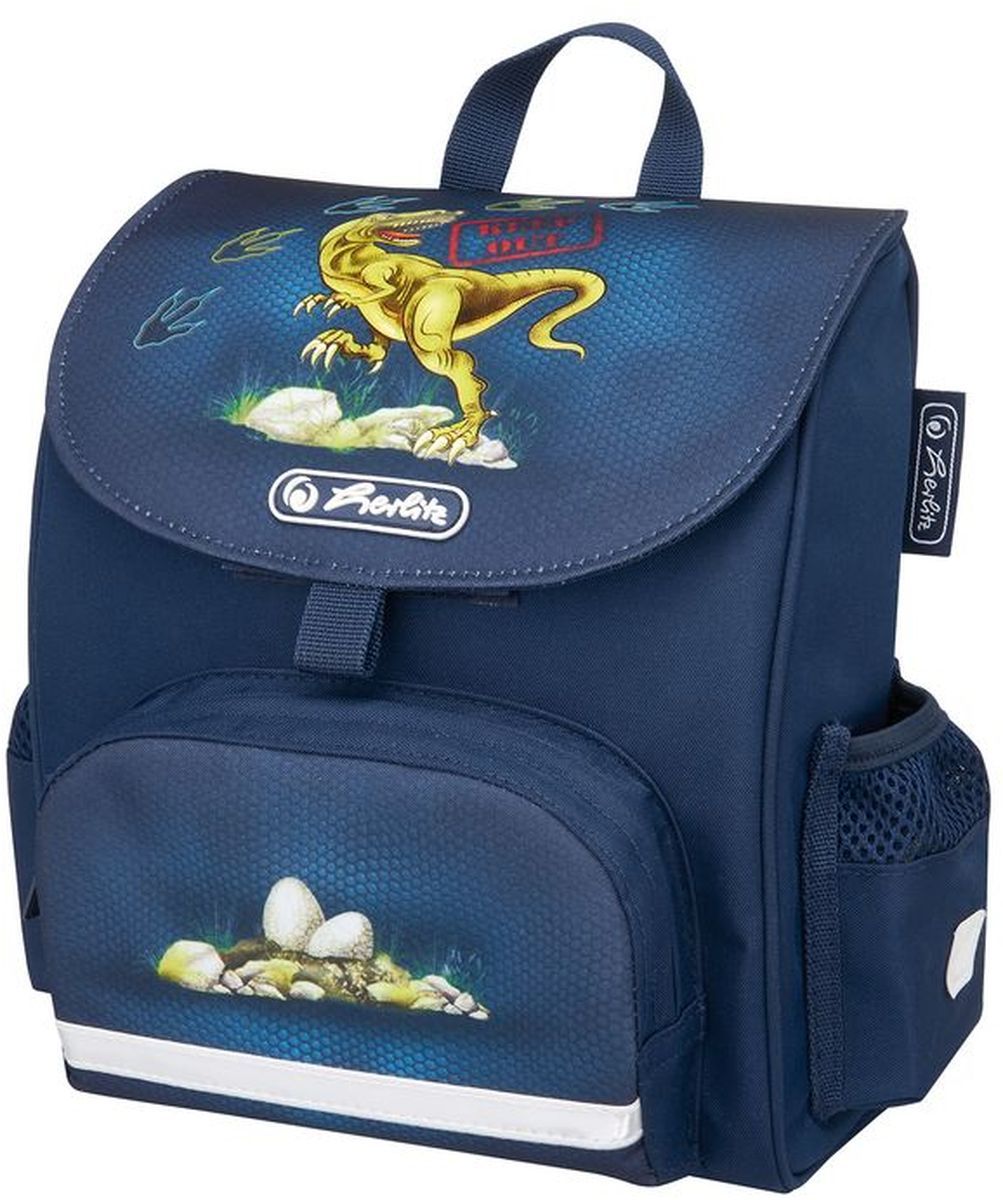 Herlitz Ранец дошкольный Mini Softbag Dino72523WD Herlitz Ранец дошкольный Mini Softbag Dino72523WDНебольшой ранец Herlitz Mini Softbag Dino с эргономичной спинкой предназначен для дошкольников. Уплотненные регулируемые лямки позволяют равномерно распределить нагрузку, не нагружая позвоночник. Модель изготовлена из полиэстера с водоотталкивающей пропиткой. Светоотражающие полоски (на лямках, переднем и боковых карманах) из материала 3M Scotchlite обеспечивают безопасность ребенка в темное время суток. Изделие содержит одно отделение. В наружный передний карман на молнии поместятся карандаши, пенал с письменными принадлежностями. Два боковых кармана подходят для хранения личных вещей.Ранец Herlitz Mini Softbag Dino компактный и легкий.