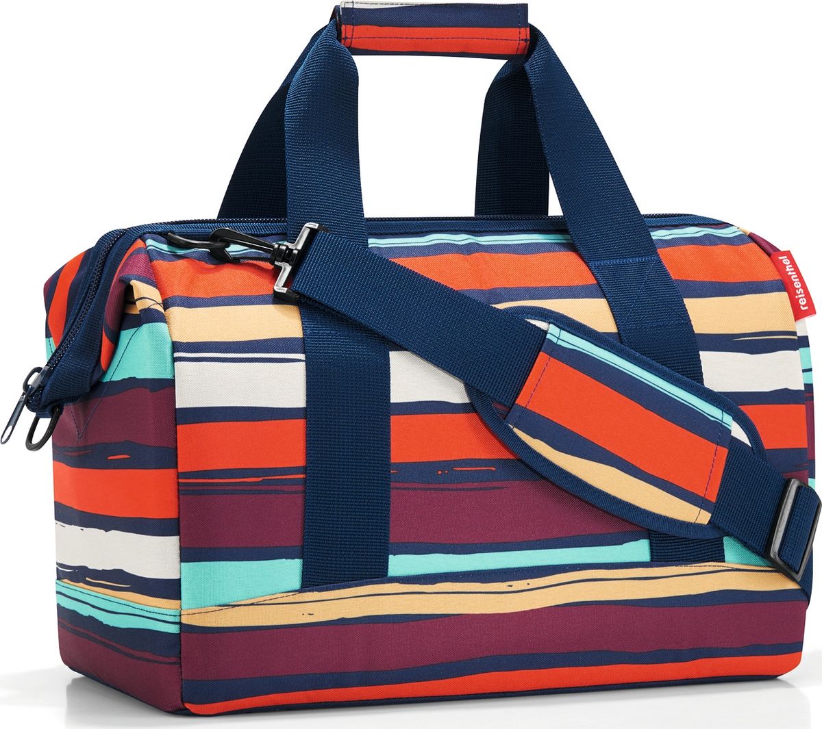 Сумка женская Reisenthel Allrounder М Artist Stripes, цвет: мультиколор. MS3058EQW-M710DB-1A1 Сумка женская Reisenthel Allrounder М Artist Stripes, цвет: мультиколор. MS3058EQW-M710DB-1A1Практичная и вместительная сумка для спорта и путешествий. Объемные внутренние стенки из плотной ткани. Форма сумки напоминает старинные врачебные саквояжи. Объемное основное отделение на молнии. - встроенные металлические скобы фиксируют сумку в открытом положении;- 6 внутренних карманов для организации вещей;- широкие ручки с застежкой на липучке;- плечевой ремень с регулируемой длиной;- объем – 18 литров.