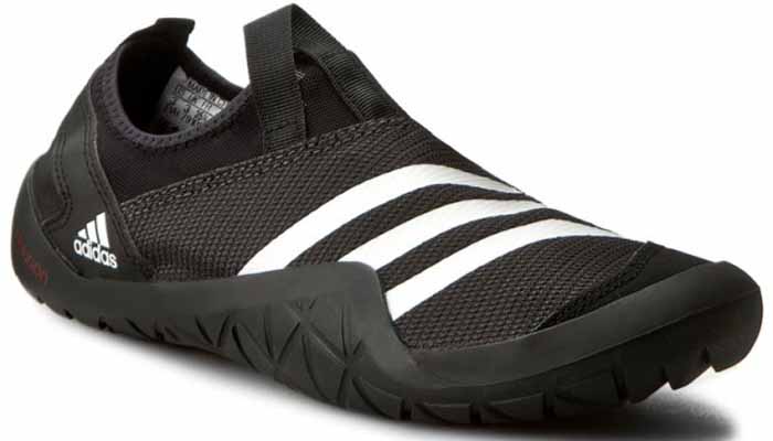 Обувь для кораллов adidas Performance Climacool Jawpaw Sl, цвет: черный. BB5444. Размер 5 (37)450-614T-17s-8-1 Обувь для кораллов adidas Performance Climacool Jawpaw Sl, цвет: черный. BB5444. Размер 5 (37)450-614T-17s-8-1Обувь для кораллов от Adidas Performance Climacool Jawpaw Sl предназначена для пляжного отдыха, плавания в открытой воде, а также для любых видов водного спорта. Модель выполнена из плотного текстиля с добавлением искусственного материала. Детали: уплотненный мыс и пятка, подкладка из искусственного материала, плоская резиновая подошва. Такая обувь не только защитит ступни ног при хождении по каменистому дну, а также от горячего песка при хождении по пляжу, но и обеспечит комфорт.