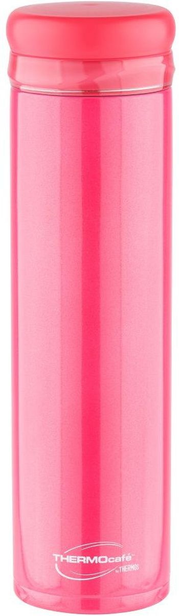 Термос Thermocafe By Thermos, цвет: красный, 0,5 л. XSL-501301210 Термос Thermocafe By Thermos, цвет: красный, 0,5 л. XSL-501301210Термос Thermocafe By Thermos предназначен для использования в движении. Модель привлекает тонким изящным стилем. Покрытие,созданное на основе самых современных технологий, прекрасно передает глубину и палитру цвета. Можно пить прямо из термоса. Горло у термоса предусмотрено для загрузки кубиков льда, конструкция крышки не позволяет льду выпадать припитье. Термос очень удобно лежит в руке.Модель легко моется. Можно мыть в посудомоечной машине. Термос может использоваться в стандартном подстаканнике автомобиля. Объем: 500 мл.