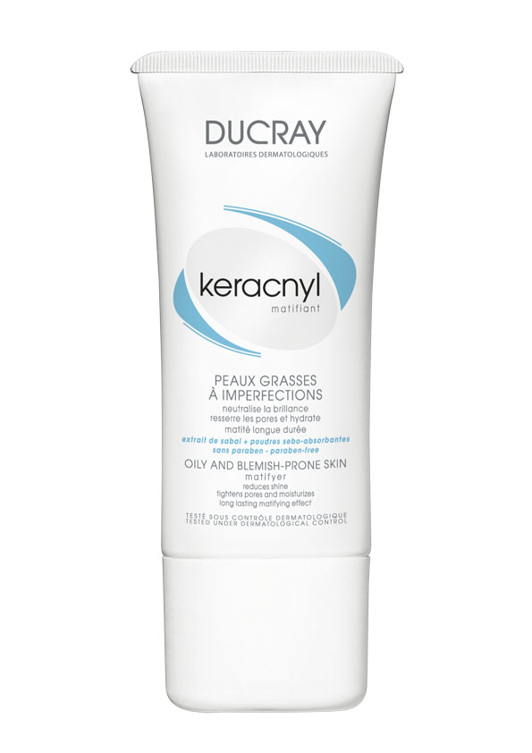 Ducray Матирующая эмульсия Keracnyl 30 млDCGP008 Ducray Матирующая эмульсия Keracnyl 30 млDCGP008Жирная и проблемная кожа, склонная к акнеМатирующая эмульсия Keracnyl (Керакнил) надолго устраняет жирный блеск, сужает поры и увлажняет кожу.Основные компоненты:• комбинация абсорбирующего порошка и экстракта пальмы Сабаль уменьшает выработку кожного сала и оказывает мгновенный матирующий эффект• комплекс гликолевой и салициловой кислоты оказывают деликатный пилинг кожи и очищает поры.• токоферола ацетат защищает кожу от воздействия свободных радикалов и борется с первыми признаками старения.Ваша кожаостается матовой на протяжении дня. Идеально подходит под макияж.