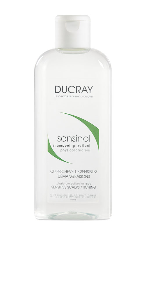 Ducray физиологический защитный шампунь Sensinol 200 млP0833000 Ducray физиологический защитный шампунь Sensinol 200 млP0833000Шампунь Sensinol (Сенсинол) специально разработан для ежедневного использования при повышенной чувствительности кожи волосистой части головы, сопровождающейся ощущением зуда и дискомфорта. Успокаивает кожу волосистой части головы, уменьшает зуд. Формула не содержит парабенов, красителей и отдушек и обеспечивает исключительно мягкое очищение. В результате применения, восстанавливаются физиологические процессы в коже волосистой части головы и естественный баланс. Шампунь обладает очень хорошей переносимостью.