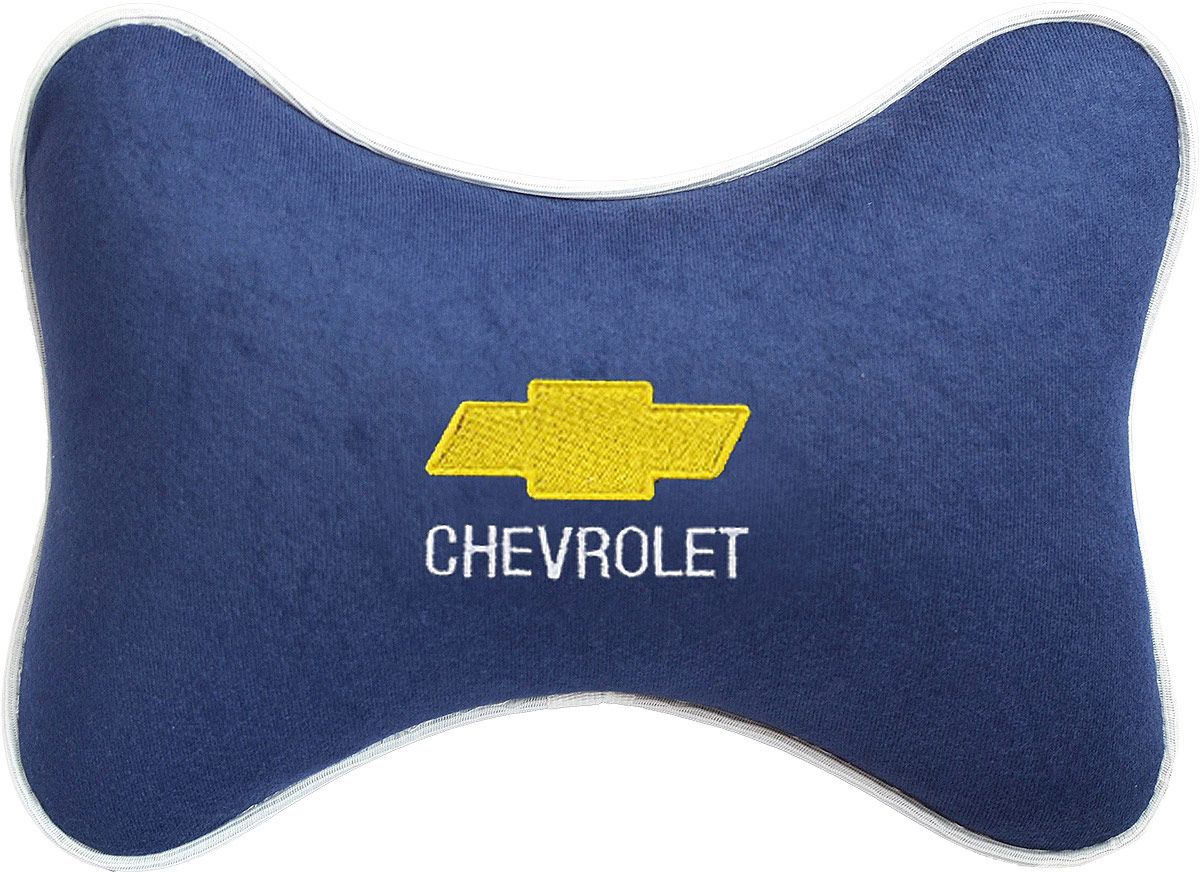 Подушка на подголовник Auto Premium Chevrolet, цвет: синий. 3748537449 Подушка на подголовник Auto Premium Chevrolet, цвет: синий. 3748537449Подушка на подголовник - это прежде всего лучший способ создать комфорт для шеи и головы во время пребывания в автомобильном кресле. Большинство штатных подголовников устроены так, что до них попросту не дотянуться. Данный аксессуар полностью решает эту проблему, создавая мягкую ортопедическою поддержку. Подушка крепится к сиденью, а это значит один раз поставил - и забыл.Меньше утомляемость - а следовательно выше внимание и концентрация на дороге.Одинакова удобна для пассажира и водителя.Подушка выполнена из велюра.