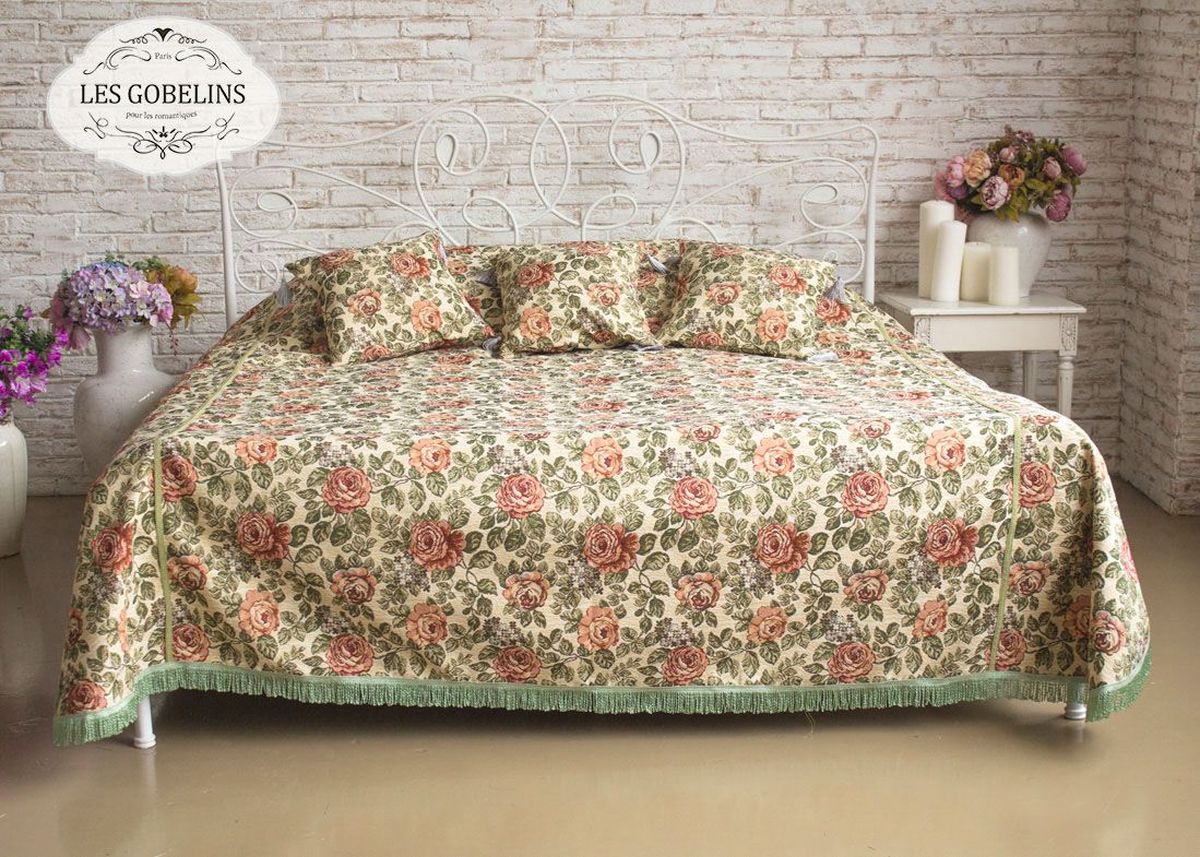 Покрывало на кровать Les Gobelins Art Floral, 240 х 260 смU110DF Покрывало на кровать Les Gobelins Art Floral, 240 х 260 смU110DFПокрывало на кровать Les Gobelins Art Floral с ярким цветочным рисунком привлечет к себе внимание и органично впишется в интерьер комнаты. Изделие изготовлено из высококачественной ткани гобелен и оформлено бахромой и кисточками. Необычайная красота сочетается в этом покрывале с высокой прочностью и долговечностью, а свойство гобелена по-разному проявлять себя в зависимости от освещения помещения позволяет открывать все новые и новые детали, которые, как казалось, раньше скрывал гобелен.Красочное и приятное на ощупь покрывало сделает интерьер спальни, детской или гостиной уютнее и своеобразнее. Состав материала: 52% хлопок, 48% полиэстер.