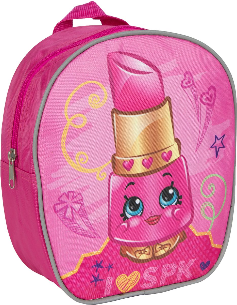 Shopkins Рюкзак дошкольный для девочки цвет розовый золотистый72523WD Shopkins Рюкзак дошкольный для девочки цвет розовый золотистый72523WDРюкзачок для дошкольника Шопкинс - это практичная, удобная и привлекательная находка для вашего ребенка.В его внутреннем отделении на молнии легко поместятся не только игрушки, но даже тетрадка или книжка. Благодаря регулируемым лямкам, рюкзачок подходит детям любого роста. Удобная ручка помогает носить аксессуар в руке или размещать на вешалке. Износостойкий материал с водонепроницаемой основой и подкладка обеспечивают изделию длительный срок службы и помогают держать вещи сухими в дождливую погоду. Аксессуар декорирован ярким принтом с изображением стилизованного флакончика помады (сублимированной печатью), устойчивым к истиранию и выгоранию на солнце.