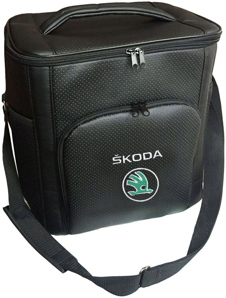 Термосумка Auto Premium Skoda, 20 л72118 Термосумка Auto Premium Skoda, 20 л72118Термосумка Auto Premium Skoda выполнена из экокожи с нашивкой и оснащена регулируемым плечевым ремнем. Основное отделение и передний карман закрываются на молнию. Для дополнительного удобства термосумка имеет два боковых сетчатых кармана. Ваши продукты сохранятся свежими, а напитки холодными даже в жару благодаря специальному внутреннему термоизоляцоному материалу АЛЮФОМ (РФ). Для более длительного поддержания температурного режима рекомендуется использовать с аккумуляторами холода. Объем термосумки: 20 л.