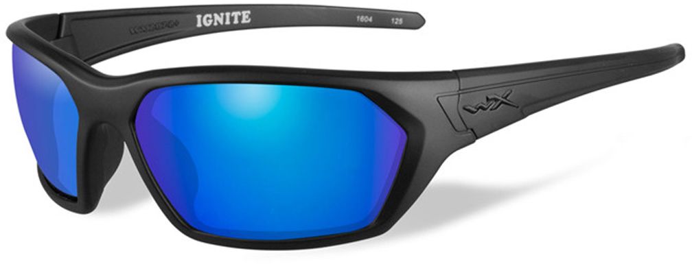 Очки солнцезащитные WileyX Ignite Polarized, для охоты, рыбалки и активного отдыха, цвет: Blue Mirror, Green3040 Очки солнцезащитные WileyX Ignite Polarized, для охоты, рыбалки и активного отдыха, цвет: Blue Mirror, Green3040Стильные очки в матовой черной оправе с великолепными поляризованными зеркальными зелено-голубыми линзами - эта комбинация отлично подходит для любого вида активного отдыха. Установленные линзы поглощают отражения на зеркальных поверхностях, уменьшают блики и идеально подходят для ярких дней. Линзы Wiley X, изготовленые из безосколочного поликарбоната со специальной устойчивостью к царапинам, обеспечивают 100% УФ-защиту.ПОЛЯРИЗАЦИОННЫЙ ФИЛЬТР 8ТМЗапатентованная WileyX технология поляризации линз обеспечивает 100% поляризацию и 100% защиту от ультрафиолетовых лучей для непревзойденной четкости и контрастности изображения.ЗАЩИТА ОТ УДАРОВ НА ВЫСОКОЙ СКОРОСТИОправа и линзы должны выдерживать удар тяжелого снаряда весом 500 гр, падающего с высоты 127 смПРОЧНОЕ ПОКРЫТИЕУстойчивое к царапинам покрытие защищает линзы от механических повреждений и продлевает срок их службы.АНТИБЛИКОВОЕ ПОКРЫТИЕАнтибликовое покрытие устраняет нежелательные отражения с поверхностей линз. ВОДООТТАЛКИВАЮЩЕЕ ПОКРЫТИЕВодоотталкивающее покрытие обеспечивает скатывание воды с поверхности линз. Используется только на поляризационных линзах.