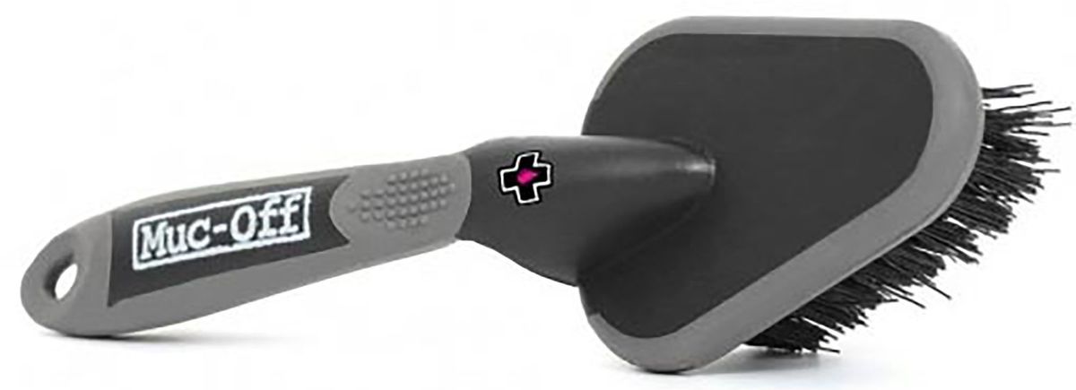 Щетка Muc-Off Individual Detailing BrushZ90 black Щетка Muc-Off Individual Detailing BrushZ90 blackЩетка Muc-Off Individual Detailing Brush - великолепно подходит для очистки загрязнений на мелких деталях привода, втулках и других узких местах, таких как точки крепления подвески и вилки.