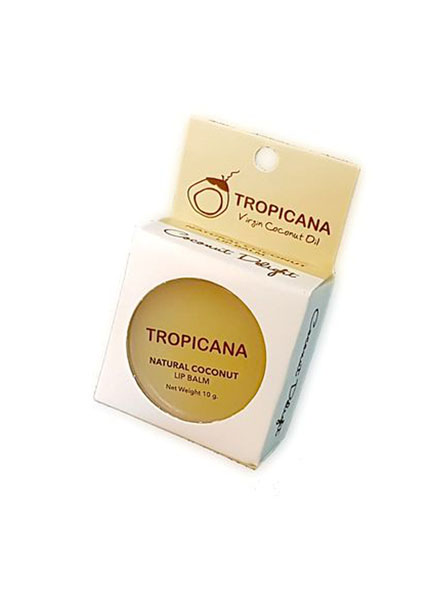 Бальзам для губ Кокосове наслаждение TropicanaFS-36054 Бальзам для губ Кокосове наслаждение TropicanaFS-36054В основу бальзама входит натуральное кокосовое масло холодного отжима, обладающее увлажняющими и питательными свойствами, масло какао и масло ши. Помогает коже губ оставаться увлажненными, снимает сухость, препятствует образованию микро-трещинок. Зрительно увеличивает губ. Спасает от ожогов на солнце, а также ухаживает и увлажняет в зимний период. С приятным ароматом кокоса. Не содержит в себе отдушек и химических добавок.