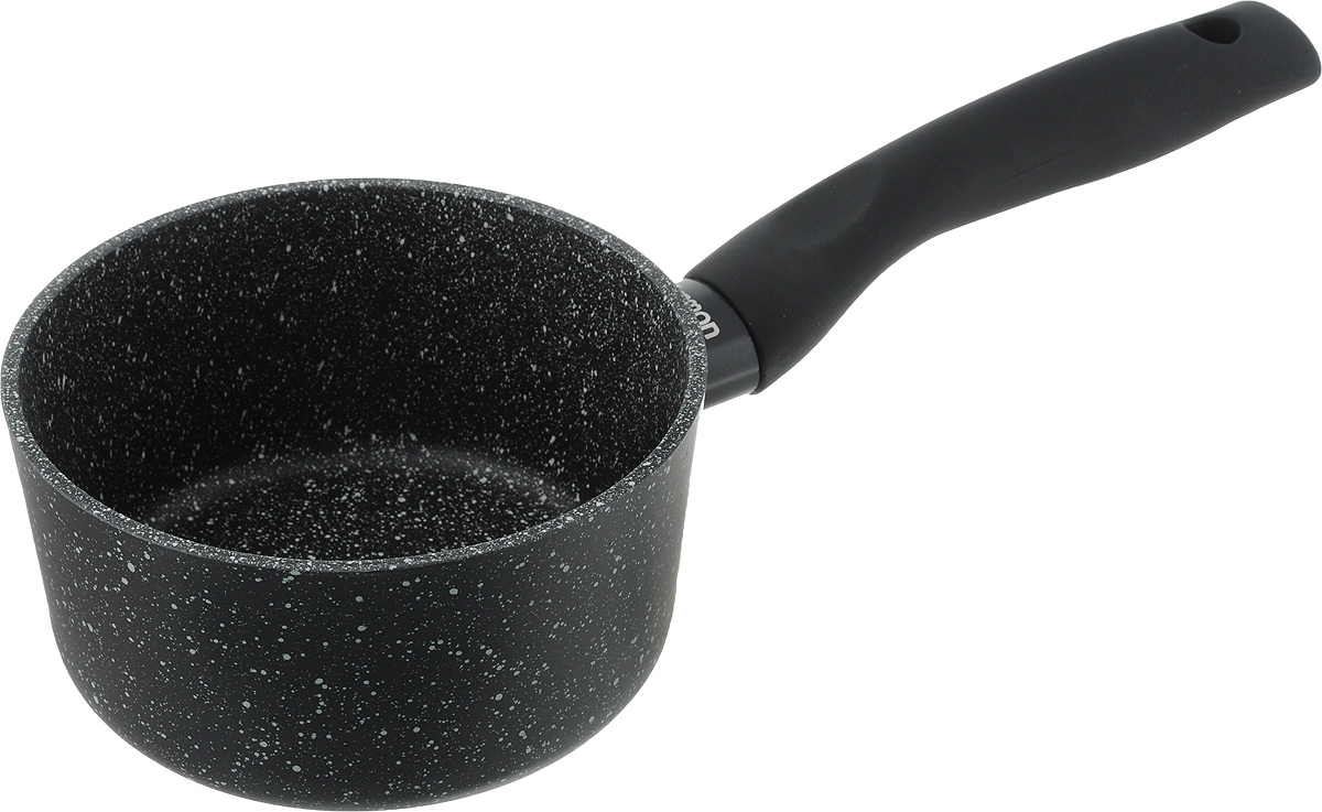 Ковш Fissman Fiore, с антипригарным покрытием, 1 л54 009312 Ковш Fissman Fiore, с антипригарным покрытием, 1 л54 009312Ковш Fissman изготовлен из алюминия с мраморным антипригарным покрытием. Такое покрытие долговечно, безопасно для здоровья и окружающей среды, оно обладает великолепными антипригарными свойствами. Ковш оснащен удобной бакелитовой ручкой, которая не нагревается в процессе приготовления пищи и не скользит в мокрых руках.Ковш Fissman создан, чтобы удовлетворить потребности самых взыскательных кулинаров и профессиональных шеф-поваров. Это результат сочетания уникального производственного процесса, современного дизайна, непревзойденного качества и использования передовых сертифицированных материалов. Подходит для использования на газовых, электрических, стеклокерамических и индукционных плитах. Нельзя мыть в посудомоечноймашине. Диаметр крышки: 14 см.Объем: 1 л.Высота стенки: 7 см.Длина ручки: 16,5 см.