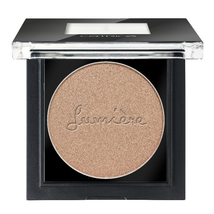 Catrice Тени для век Pret-a-Lumiere Longlasting Eyeshadow 020 Pret-a-Perle золотистый 2 гр1092018 Catrice Тени для век Pret-a-Lumiere Longlasting Eyeshadow 020 Pret-a-Perle золотистый 2 гр1092018Высокая концентрация пигмента в сочетании с легчайшей, почти невесомой текстурой – отличительная особенность новых теней CATRICE Pret-a-Lumiere Longlasting Eyeshadow. Секрет – в инновационной, невероятно плотной кремовой текстуре, благодаря которой тени идеально наносятся: достаточно одного слоя, чтобы получить максимально насыщенный цвет. Тени представлены в девяти актуальных оттенках, среди которых – нежный мятный, насыщенный синий и элегантный золотой.