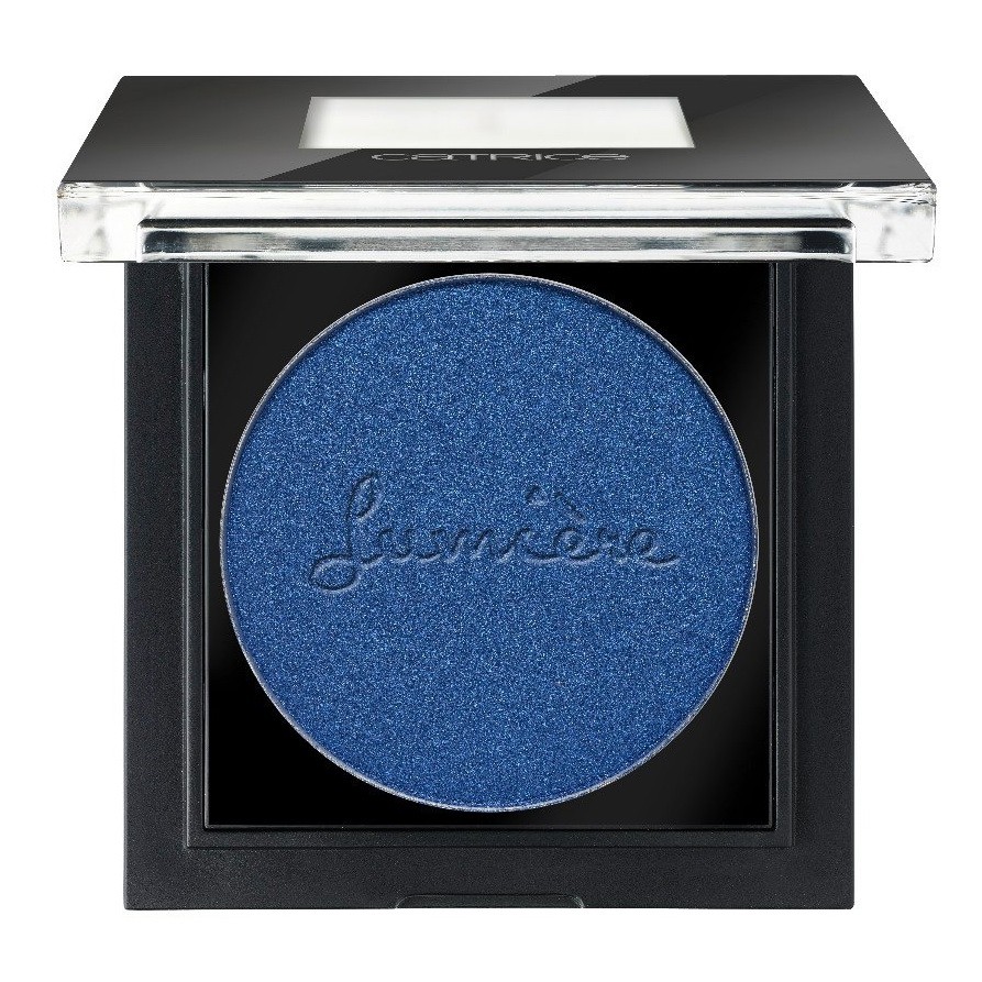 Catrice Тени для век Pret-a-Lumiere Longlasting Eyeshadow 090 Allez Les Bleus синий 2 гр5010777139655 Catrice Тени для век Pret-a-Lumiere Longlasting Eyeshadow 090 Allez Les Bleus синий 2 гр5010777139655Высокая концентрация пигмента в сочетании с легчайшей, почти невесомой текстурой – отличительная особенность новых теней CATRICE Pret-a-Lumiere Longlasting Eyeshadow. Секрет – в инновационной, невероятно плотной кремовой текстуре, благодаря которой тени идеально наносятся: достаточно одного слоя, чтобы получить максимально насыщенный цвет. Тени представлены в девяти актуальных оттенках, среди которых – нежный мятный, насыщенный синий и элегантный золотой.