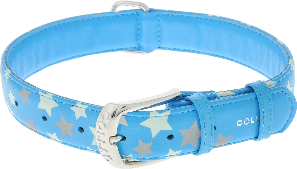 Ошейник для собак CoLLaR Glamour Звездочка, цвет: голубой, ширина 3,5 см, обхват шеи 46-60 см0120710 Ошейник для собак CoLLaR Glamour Звездочка, цвет: голубой, ширина 3,5 см, обхват шеи 46-60 см0120710Ошейник для собак CoLLaR Glamour Звездочка изготовлен из натуральной кожи и декорирован оригинальным рисунком. Специальная технология печати по коже позволяет наносить на ошейник устойчивый рисунок, обладающий одновременно светоотражающим и светонакопительным эффектом.Ошейник устойчив к влажности и перепадам температур. Сверхпрочные нити, крепкие металлические элементы делают ошейник надежным и долговечным.Обхват ошейника регулируется при помощи пряжки. Ошейник оснащен металлическим кольцом для крепления поводка. Изделие отличается высоким качеством, удобством и универсальностью. Минимальный обхват шеи: 46 см. Максимальный обхват шеи: 60 см. Ширина ошейника: 3,5 см.