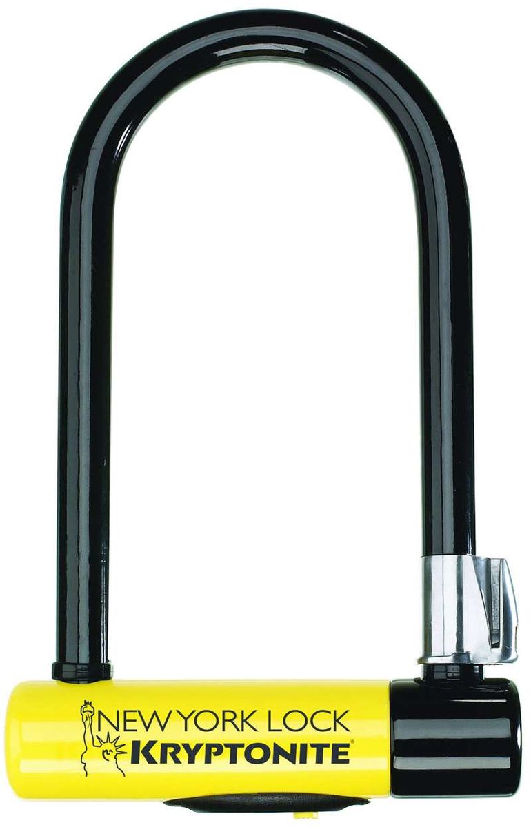 Замок велосипедный Kryptonite U-locks New York Lock Std, U-образный, цвет: желтый, 10,2 х 20,3 см7292 Замок велосипедный Kryptonite U-locks New York Lock Std, U-образный, цвет: желтый, 10,2 х 20,3 см7292U-Lock New York Lock Standard - один из самых надежных замков от Kryptonite. Стальная 16-ти миллиметровая скоба, дополнительный стальной слой вокруг цилиндра и надежный двойной механизм замка для высочайшего уровня безопасности. В комплекте поставки три ключа и крепление на раму байка. Велосипедный замок Kryptonite New York Lock Std покрыт винилом, чтобы не поцарапать раму. Дополнительно есть специальный пыльник, защищающий замок от воздействия грязи и дождя.Характеристики:- 16 мм закаленная стальная скоба;- Мощнейшая конструкция;- Система транспортировки «Transit FlexFrame-U»;- Защита от стука и шума;- Защита от пыли и влаги;- 3 ключа, включая 1 с подсветкой;- Уровень защиты 9 из 10;Диаметр дуги замка: 16 мм.Размеры замка: 10,2 х 20,3 см.Вес модели: 1,97 кг.