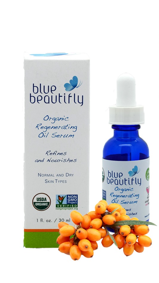 Blue Beautifly Органическая восстанавливающая сыворотка для лица, 30 млFS-00897 Blue Beautifly Органическая восстанавливающая сыворотка для лица, 30 млFS-00897Для нормальной и сухой кожи. Мощный органический комплекс борется с внешними признаками старения, ускоряет естественный процесс регенерации кожи. Сочетание органических масел и цветочных стволовых клеток поддерживает естественную функцию липидного барьера вашей кожи и удерживает влагу. Экстракты лепестков цветов Бессмертника, Календулы, Ромашки и Лаванды обладают мощными успокаивающим и противовоспалительным свойствами, а органические масла: Облепихи, Граната, Таману, черного Тмина, Арганы, Жожоба, семян Камелии, Кокосовое и Оливковое масла восстановливают естественное сияние кожи, увеличивают выработку коллагена и борятся с пигментными пятнами и морщинами. Ароматерапевтическая смесь Мандарина, Лаванды, Иланг-Иланга, Жасмина и эфирного масла цветов Апельсина восстанавливает кожу и поднимает настроение. При непрерывном использовании кожа обретает здоровый, увлажненный и сияющий вид. USDA сертифицированный органический продукт.