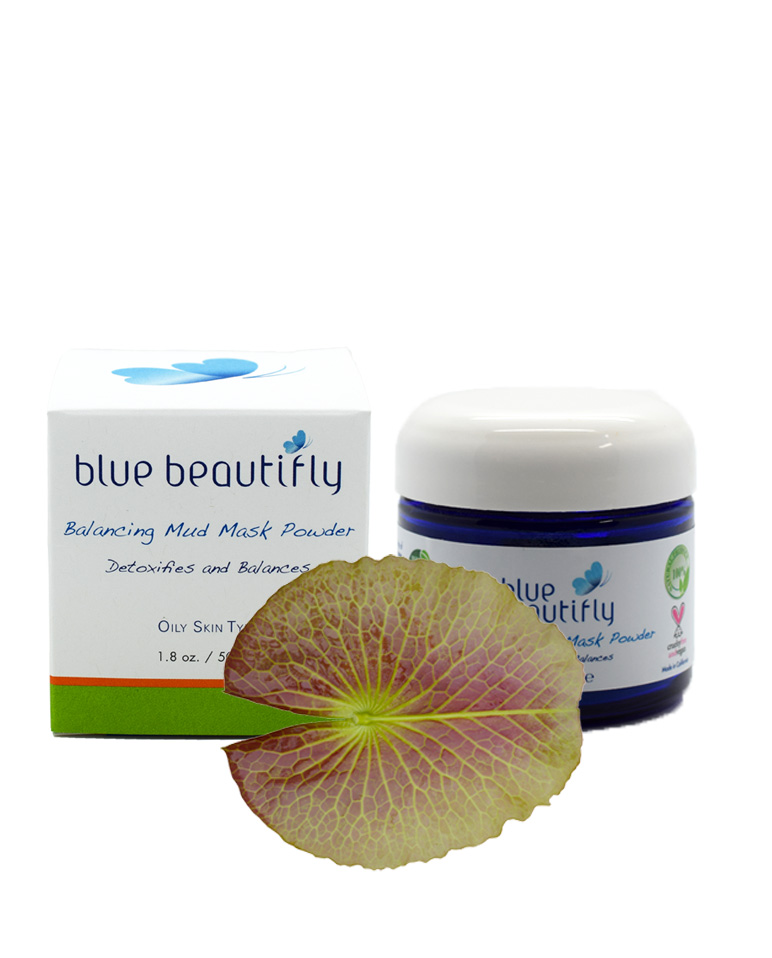 Blue Beautifly Áàëàíñèðóþùàÿ ñóõàÿ ìàñêà-ïèëèíã, 50 ã72523WD Blue Beautifly Áàëàíñèðóþùàÿ ñóõàÿ ìàñêà-ïèëèíã, 50 ã72523WDÄëÿ æèðíîé êîæè. Áàëàíñèðóþùàÿ ñóõàÿ ìàñêà-ïèëèíã âûâîäèò òîêñèíû è î÷èùàåò êîæó, áëàãîäàðÿ âõîäÿùèì â åå ñîñòàâ ðàçíûì âèäàì ìèíåðàëüíîé ãëèíû è îìîëàæèâàþùèì òðàâàì. Ôðàíöóçñêàÿ Çåëåíàÿ è Êðàñíàÿ ãëèíà, Èíäèéñêàÿ ãëèíà Solum Fullonum óäàëÿþò èçëèøêè æèðà, ïðèìåñåé è òîêñèíîâ, êîòîðûå áëîêèðóþò ïîðû. Ôðóêòîâàÿ ñìåñü Òðèôàëà (Èíäèéñêàÿ ÿãîäû Àìàëàêè, Õàðèòàêè, è Áèáõèòàêè), Àøâàãàíäà, Òóëñè è Êóðêóìà èñïîëüçóþòñÿ â Àþðâåäè÷åñêîé ìåäèöèíå íà ïðîòÿæåíèè âåêîâ, óìåíüøàþò âîñïàëåíèå, ñòàáèëèçèðóþò âûðàáîòêó êîæíîãî ñàëà, óñòðàíÿþò çàãðÿçíåíèÿ.