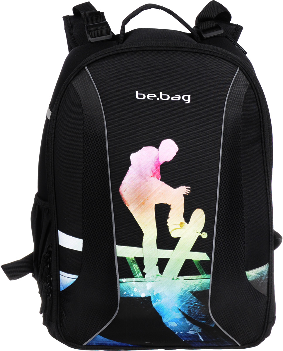 Herlitz Ранец школьный Be Bag Airgo Halfpipe72523WD Herlitz Ранец школьный Be Bag Airgo Halfpipe72523WDШкольный ранец Herlitz Be.Bag Airgo Halfpipe имеет жесткую конструкцию. Каркас не деформируется при нагрузке и распределяет вес по всей площади ранца.Ранец содержит два вместительных отделения, закрывающихся на застежки-молнии с двумя бегунками. В большом отделении находится мягкая перегородка для тетрадей или учебников, фиксирующаяся хлястиком на липучке. Во втором отделении расположены карман-сетка, органайзер для канцелярских принадлежностей, кармашек под мобильный телефон и пластиковый карабин для ключей. Изделие имеет два открытых боковых кармана на резинке.Ранец оснащен регулируемыми по длине и высоте плечевыми лямками и дополнен текстильной ручкой для переноски в руке. Лямки дополнены грудным креплением для лучшей фиксации на плечах ребенка. Прочное дно с пластиковыми ножками придает ранцу хорошую устойчивость и обеспечивает защиту от загрязнений. Светоотражающие элементы обеспечивают безопасность в темное время суток.Многофункциональный школьный ранец станет незаменимым спутником вашего ребенка в походах за знаниями.