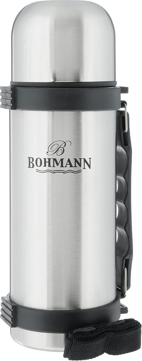 Термос Bohmann, цвет: стальной, черный, 750 мл115510 Термос Bohmann, цвет: стальной, черный, 750 мл115510Дорожный термос Bohmann выполнен из нержавеющей стали с матовой полировкой. Двойные стенки сохраняют температуру напитков длительное время. Внутренняя колба выполнена из высококачественной нержавеющей стали. Термос снабжен плотно прилегающей закручивающейся пластиковой пробкой с нажимным клапаном и укомплектован теплоизолированной крышкой, которую можно использовать как чашку. Для того чтобы налить содержимое термоса нет необходимости откручивать пробку. Достаточно надавить на клапан, расположенный в центре. Изделие оснащено эргономичной ручкой и съемным ремнем для удобной переноски.Удобный термос Bohmann станет незаменимым спутником в ваших поездках.Высота термоса (с учетом крышки): 26 см.Диаметр горлышка: 5 см.Диаметр чашки (по верхнему краю): 8 см.Высота чашки: 6 см.Ширина ремня: 2 см.Длина ремня: 94 см.