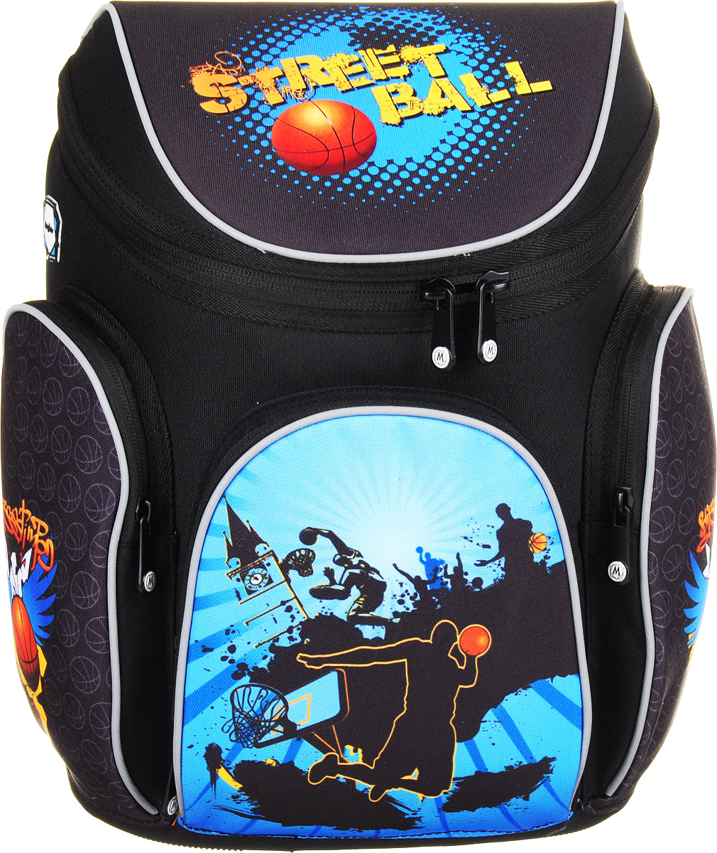 MagTaller Ранец школьный Boxi Street Ball20616-09 MagTaller Ранец школьный Boxi Street Ball20616-09Школьный ранец MagTaller Boxi Street Ball выполнен из прочных и износостойких материалов: нейлона и полиэстера.Ранец имеет одно основное отделение, закрывающееся клапаном на молнию с двумя бегунками. Клапан полностью откидывается, что существенно облегчает пользование ранцем. На внутренней части клапана находится прозрачный пластиковый кармашек, в который можно поместить данные о владельце ранца и расписание уроков. Внутри отделения расположены две мягкие перегородки для тетрадей или учебников.На лицевой стороне ранца расположен накладной карман на застежке-молнии. Внутри кармана находятся два открытых кармана, карман-сетка и отделения для пишущих принадлежностей. По бокам ранца размещены два накладных кармана на молнии.Ортопедическая спинка, созданная по специальной технологии из дышащего материала, равномерно распределяет нагрузку на плечевые суставы и спину. В нижней части спинки расположен поясничный упор - небольшой валик, на который при правильном ношении ранца будет приходиться основная нагрузка.Изделие оснащено удобной ручкой для переноски в руке и двумя широкими лямками регулируемой длины. У ранца имеются светоотражатели. Дно ранца из прочного материала легко очищается от загрязнений. Светоотражающие элементы не оставят незамеченным вашего ребенка в темное время суток.Многофункциональный школьный ранец станет незаменимым спутником вашего ребенка в походах за знаниями.