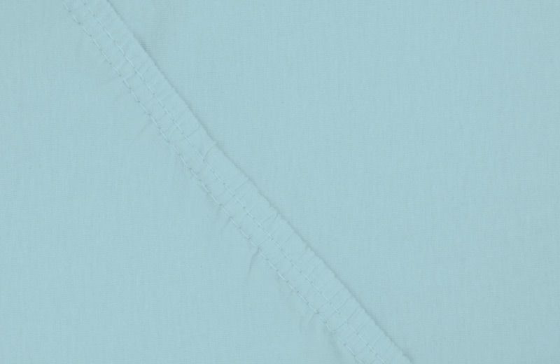 Простыня на резинке Ecotex, цвет: голубой, 180 х 200 см391602 Простыня на резинке Ecotex, цвет: голубой, 180 х 200 см391602Здоровый сон – залог хорошего самочувствия на протяжении всего дня. Простыня на резинке по всему периметру – это очень удобно! Она всегда ровно, без единой морщинки, застилает матрас. Легко заправляется и фиксируется с помощью «юбки» с резинкой по всему периметру. Нежное прикосновение к телу бархатного на ощупь хлопка, мягкая фактура ткани – вот основное преимущество трикотажных простыней на резинке. Они практичны в уходе, не требуют глажения после стирки, мягкие, экологичные, защищают матрас от загрязнений.