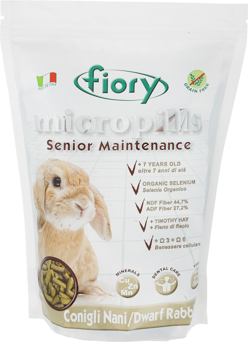 Корм сухой Fiory Micropills Dwarf Rabbits для карликовых кроликов старше 7 лет, 850 г6355 Корм сухой Fiory Micropills Dwarf Rabbits для карликовых кроликов старше 7 лет, 850 г6355Корм сухой Fiory Micropills Dwarf Rabbits - это повседневный сбалансированный корм для декоративных кроликов старше 7 лет.Корм содержит сено третьего укоса с более низким энергетическим показателем, витамины и хелатные минералы, органический селен 2,2 мг/кг. Не содержит зерно. Кварц в составе позволяет стачивать зубы. NDF-клетчатка 44,7% и ADF-клетчатка 27,2% в составе корма - это полезная клетчатка, потребляемая кроликами в природе.Комплекс нутрицевтиков для правильного развития: дрожжи, инулин цикория, ФОС, продукты растительного происхождения, бета-глюканы, нуклеотиды, юкка Шидигера, масло огуречника (Омега-6) и жирные кислоты (Омега-3 DHA+EPA+DPA).Корм выполнен в виде гранул одинакового размера. Исключает пищевое селективное поведение. Упаковка с замком зип-лок надолго сохранит корм свежим. Товар сертифицирован.