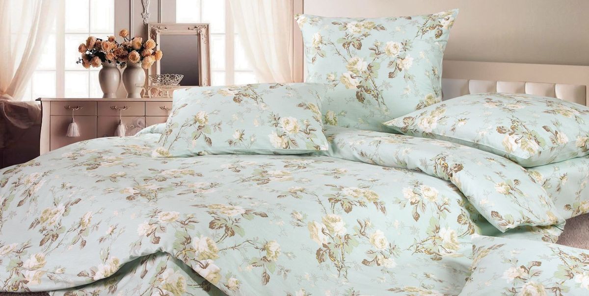 Комплект белья Ecotex Гармоника Маркиза, 1,5-спальный, наволочки 70х70391602 Комплект белья Ecotex Гармоника Маркиза, 1,5-спальный, наволочки 70х70391602Комплект белья Ecotex Гармоника - это уникальное сочетание мягкости и нежности благородного сатина со свежими дизайнерскими решениями. Комплект выполнен из ткани сатин-комфорт. Шелковистая нежность и воздушная мягкость натуральной, экологически чистой ткани наполнит ваш день гармонией. Комплект состоит из пододеяльника, простыни и двух наволочек. Изделия дополнены красивым рисунком. Сатиновая коллекция Гармоника рассчитана на взыскательных потребителей, ценящих стиль, оригинальный дизайн, комфорт и нежное прикосновение ткани.